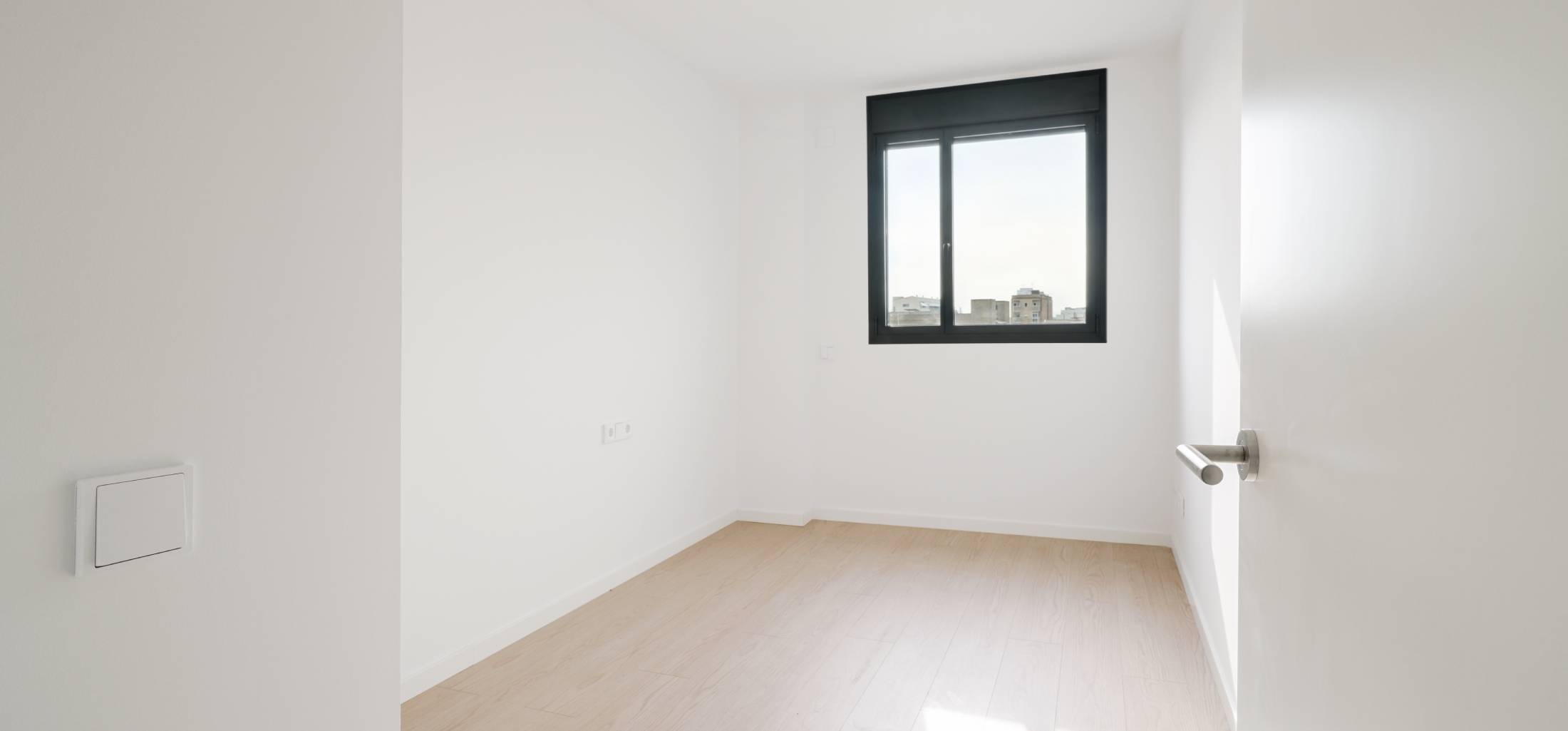 pages/flats/marobert-badalona.image_seo.floor_1_portal_D_door_1_4