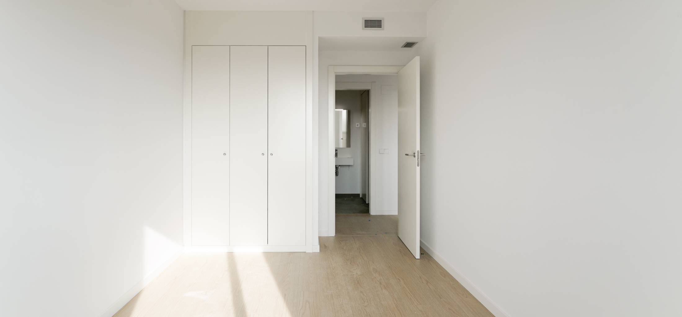 pages/flats/marobert-badalona.image_seo.floor_1_portal_D_door_1_5