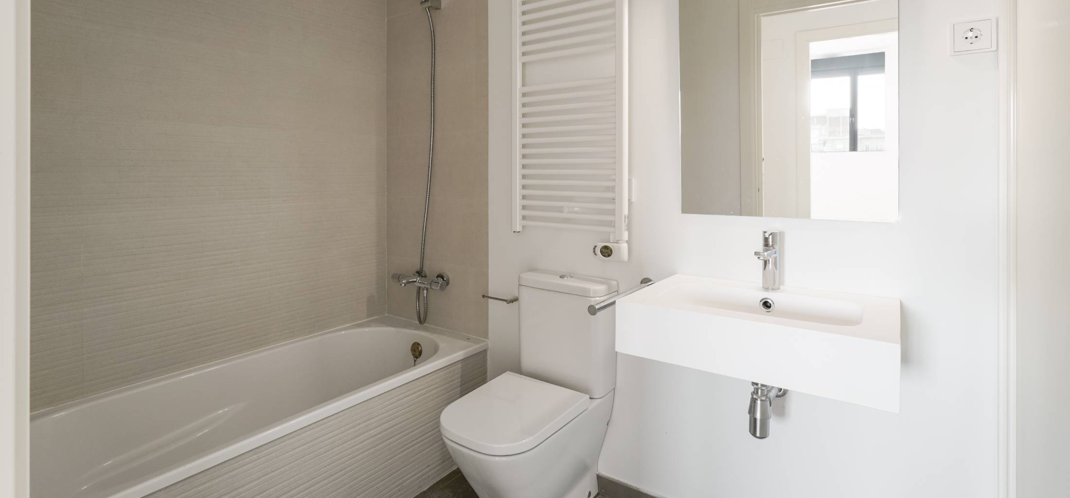 pages/flats/marobert-badalona.image_seo.floor_1_portal_D_door_1_7